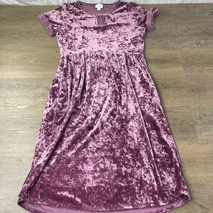 Emberley Women’s Lilac Purple Short Sleeve Crushed Velvet Dress with Pockets, S